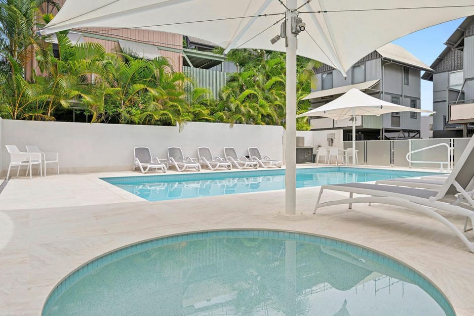 Day, Pool view, Swimming pool, sunbed
