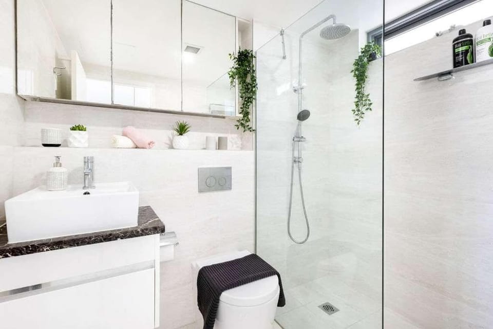 Stylish Studio Steps from Bondi Shoreline Apartment in Sydney