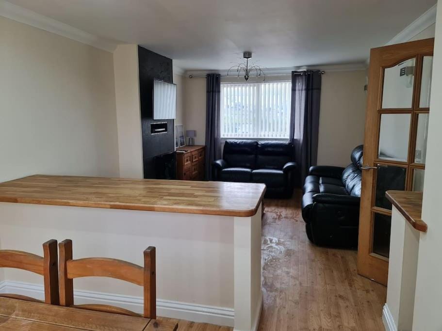 Modern 3 Bedroom Property centrally based House in Scotland