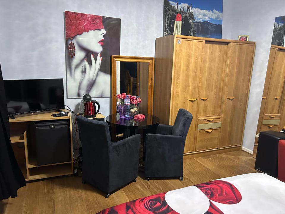 Serenity Big Room Bed and Breakfast in Brussels