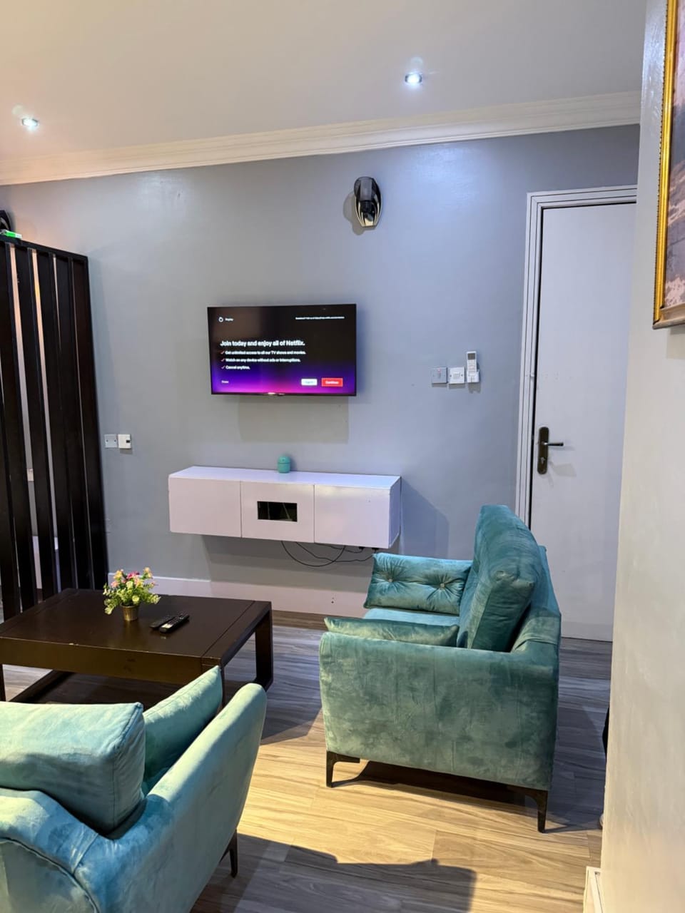TV and multimedia, Seating area, Evening entertainment