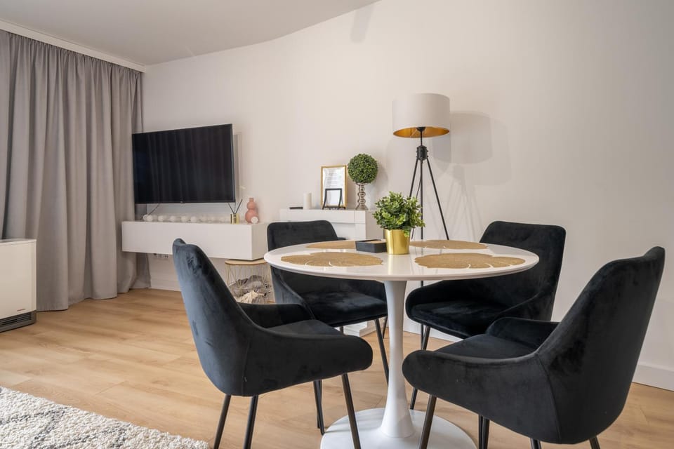 TV and multimedia, Dining area