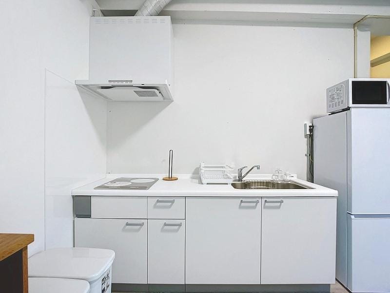 Kitchen or kitchenette