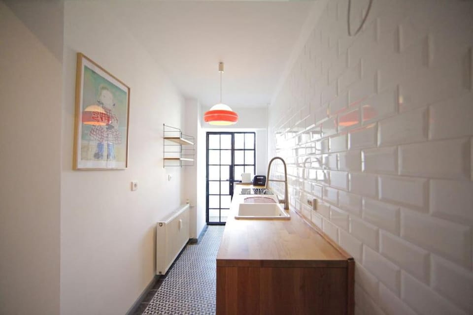 Urban Old Town Studio Apartment in Bucharest