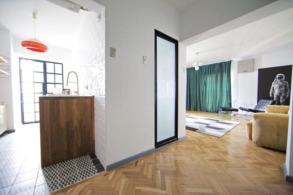 Urban Old Town Studio Apartment in Bucharest