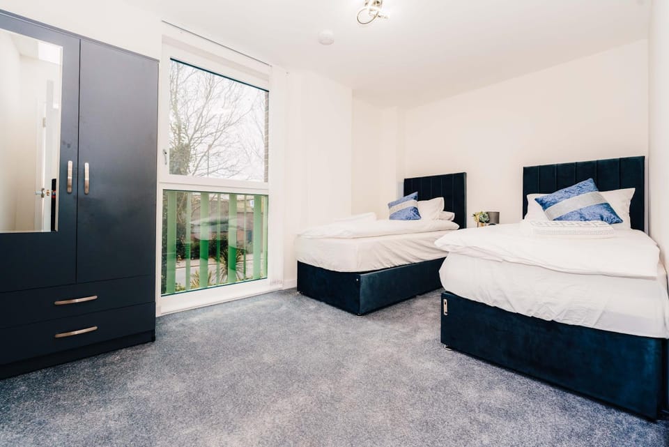 LUX 3BDR Riverside Duplex Mansionette By LCY & ExCeL I 20mins to Central London Apartment in London
