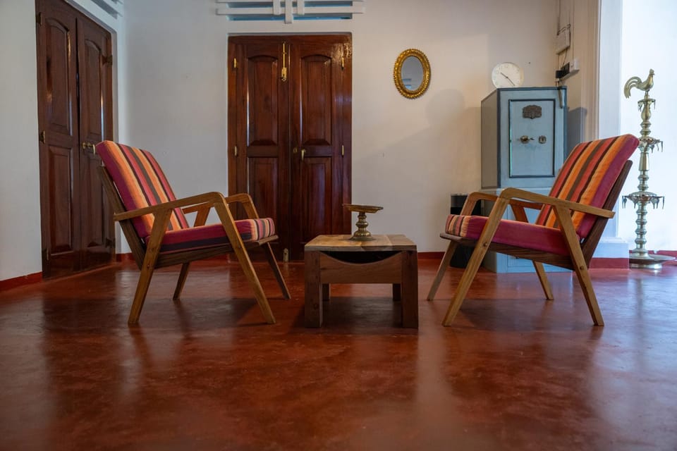 Living room, Seating area