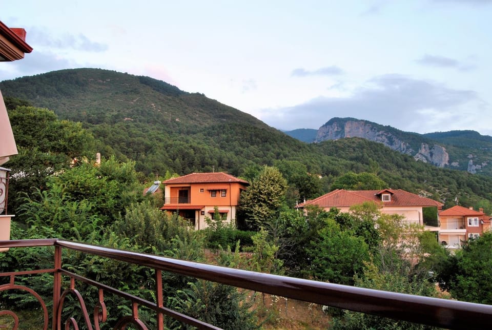 Balcony/Terrace, Autumn, City view, Garden view, Mountain view
