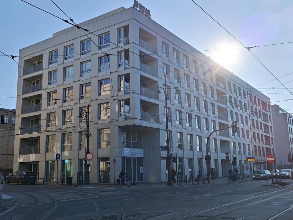 Property building, Location