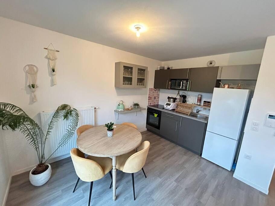 Appartement récent tout confort Apartment in Caen