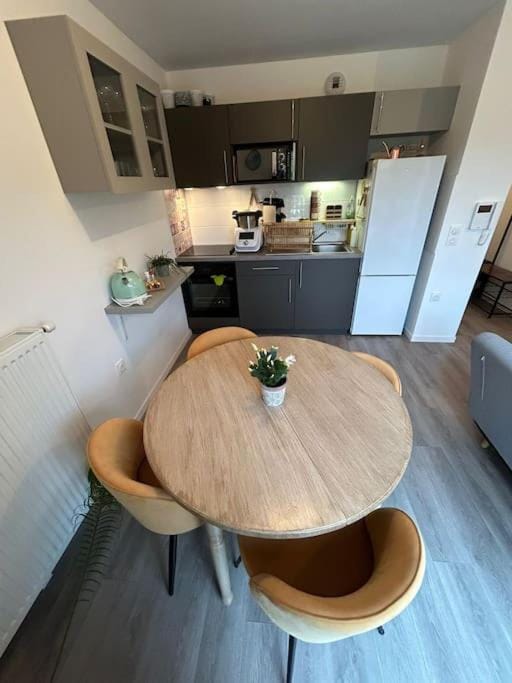 Appartement récent tout confort Apartment in Caen