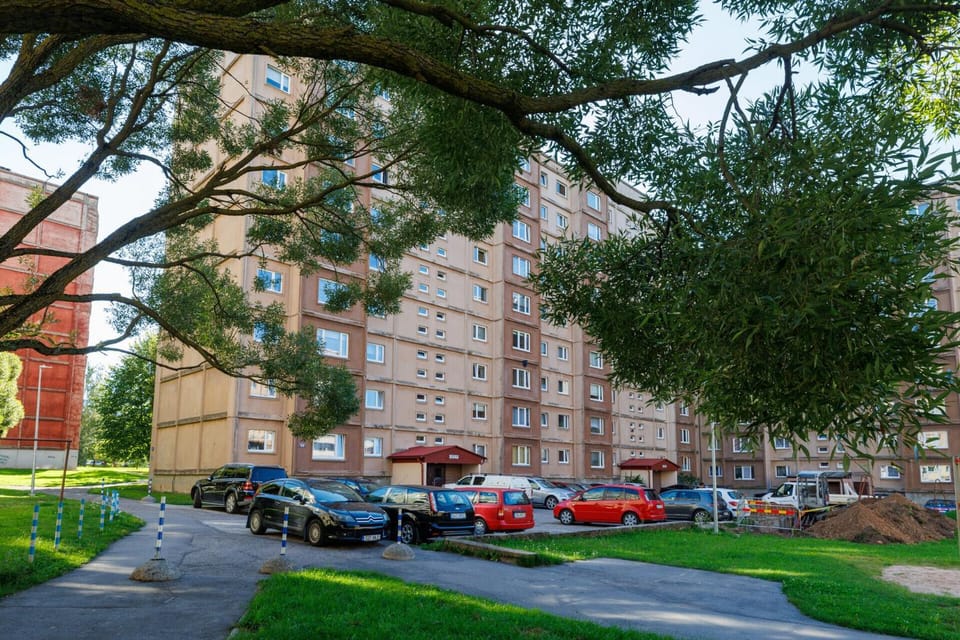 Property building, Natural landscape, Street view