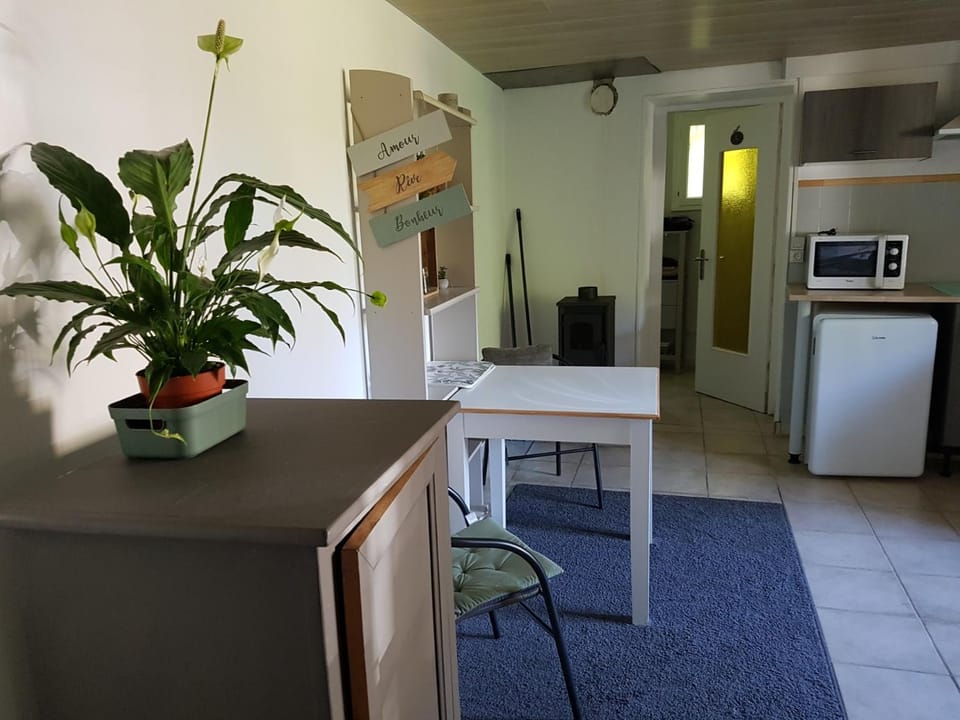 La Petite Maison du Gardien Apartment in Jura