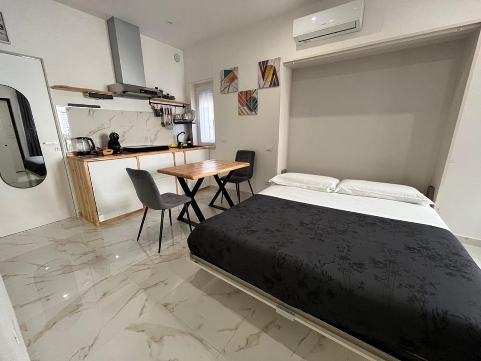 Bed, Kitchen or kitchenette, Living room, Photo of the whole room, Dining area, Bedroom, air conditioner