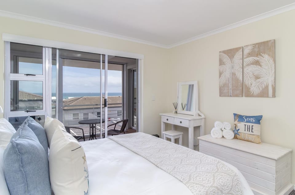 Sun and Surf Dolphin Ridge Apartment in Cape Town