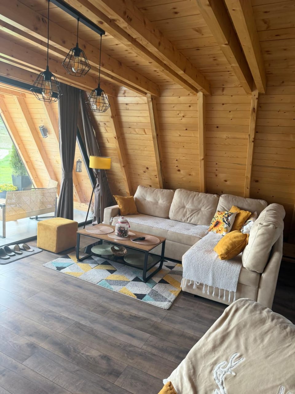 Sunflower House Radoinja House in Zlatibor District, Serbia