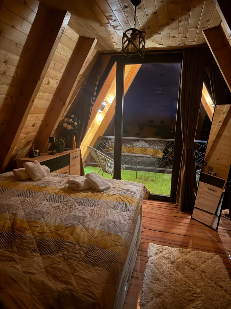 Sunflower House Radoinja House in Zlatibor District, Serbia