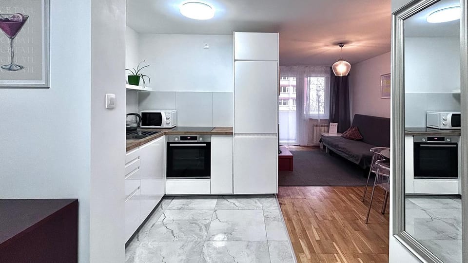 Kitchen or kitchenette, oven, stove