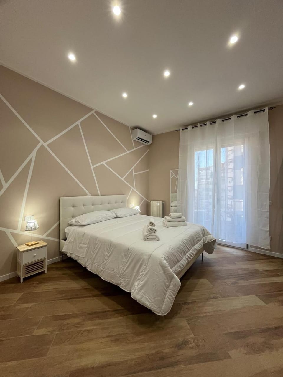 Bed, Photo of the whole room, Bedroom, towels, air conditioner