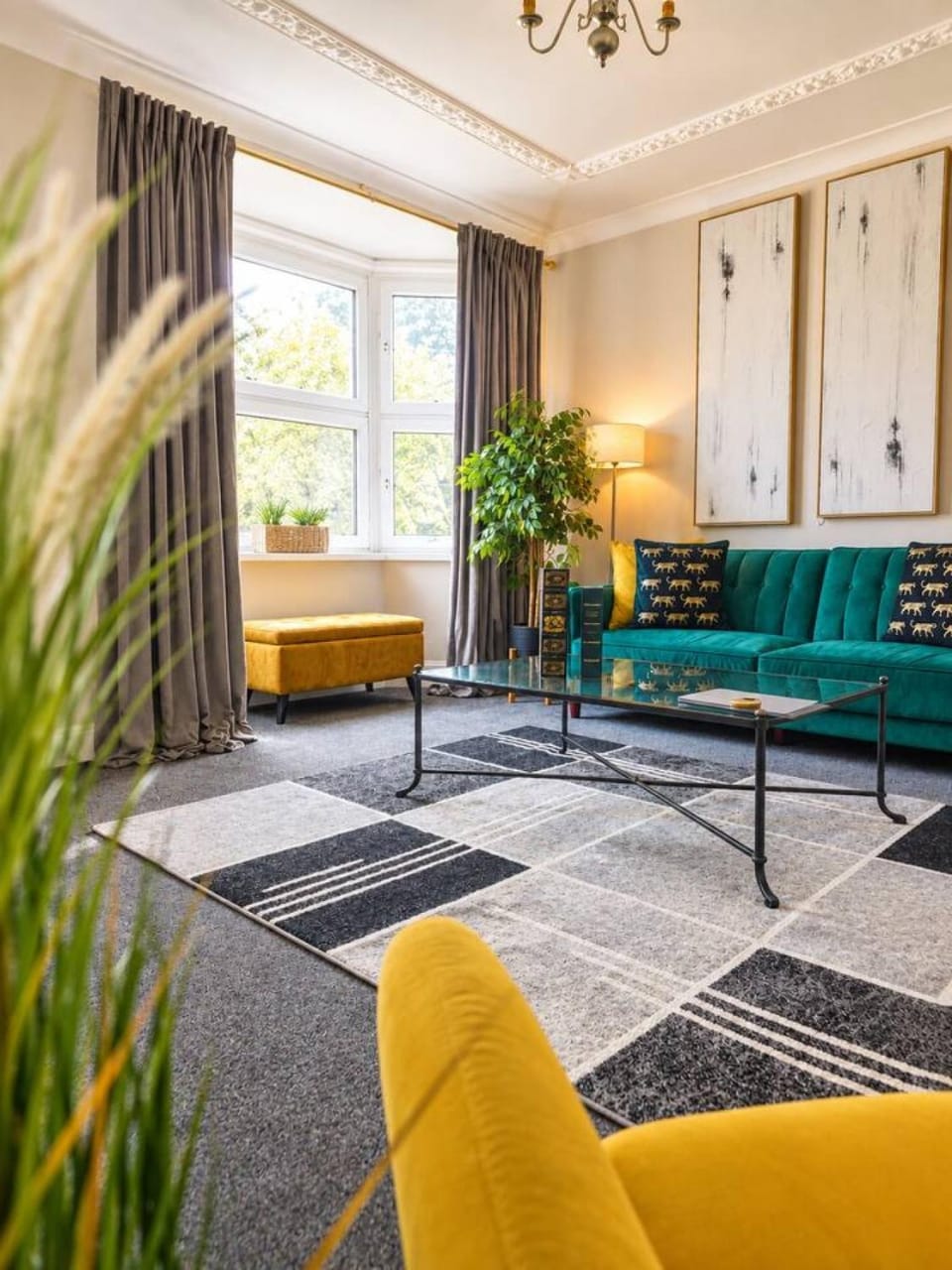 Communal lounge/ TV room