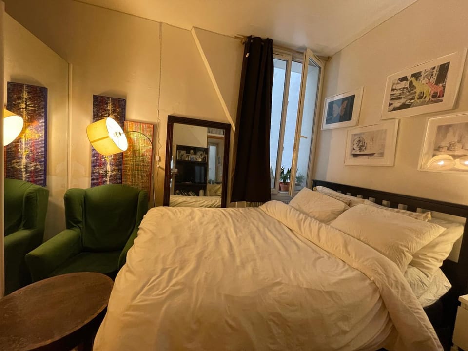 Appartement meublé Paris 10e arrondissement Apartment in Paris