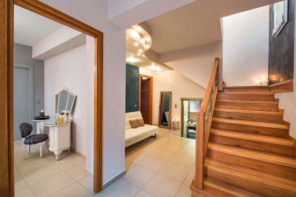 Seating area, Bedroom