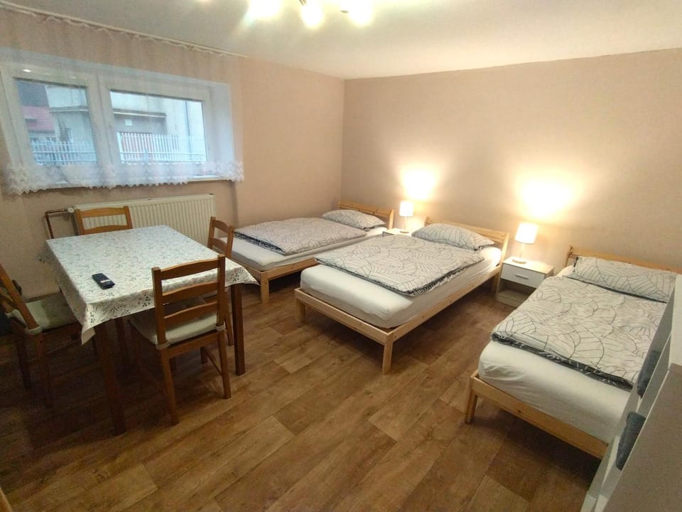 TV and multimedia, Photo of the whole room, Seating area, Bedroom