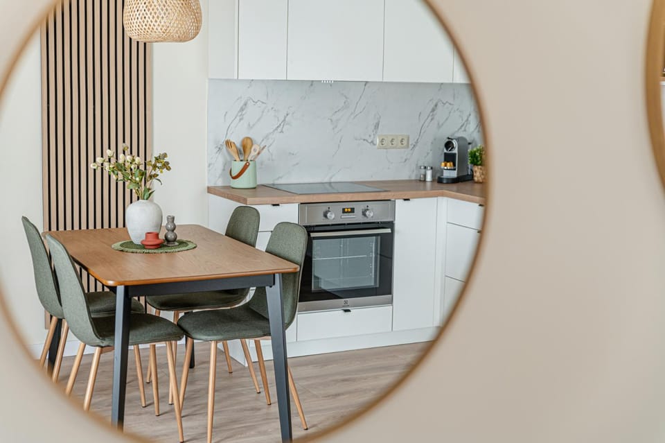 Kitchen or kitchenette, Dining area, oven, stove
