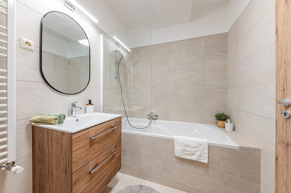 Shower, Bathroom, Bath, towels