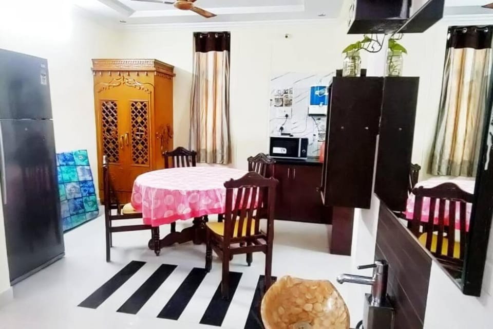 Servostay - 3 BHK Fully Furnished Lavish Home with Parking in KPHB Near Forum Nexus Mall Apartment in Hyderabad
