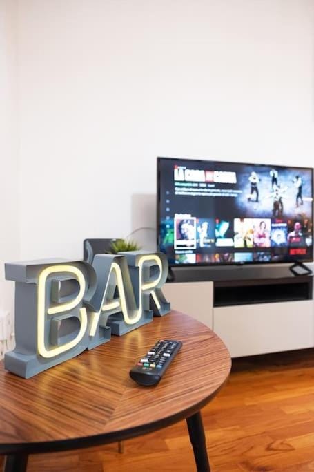 Corso Buenos Aires 2BR Sofa Bed, M1 M2 Loreto, Milan Apartment in Milan