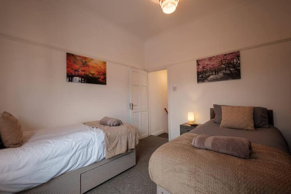 CJP - Lovely 2-bed house in Hull Centre, Parking House in Hull