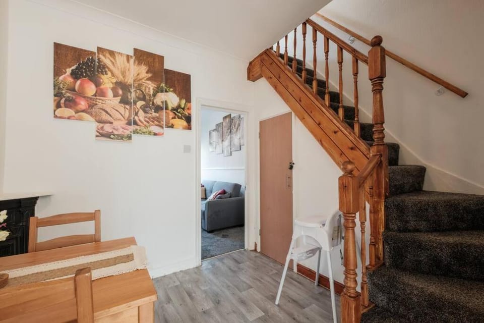 CJP - Lovely 2-bed house in Hull Centre, Parking House in Hull