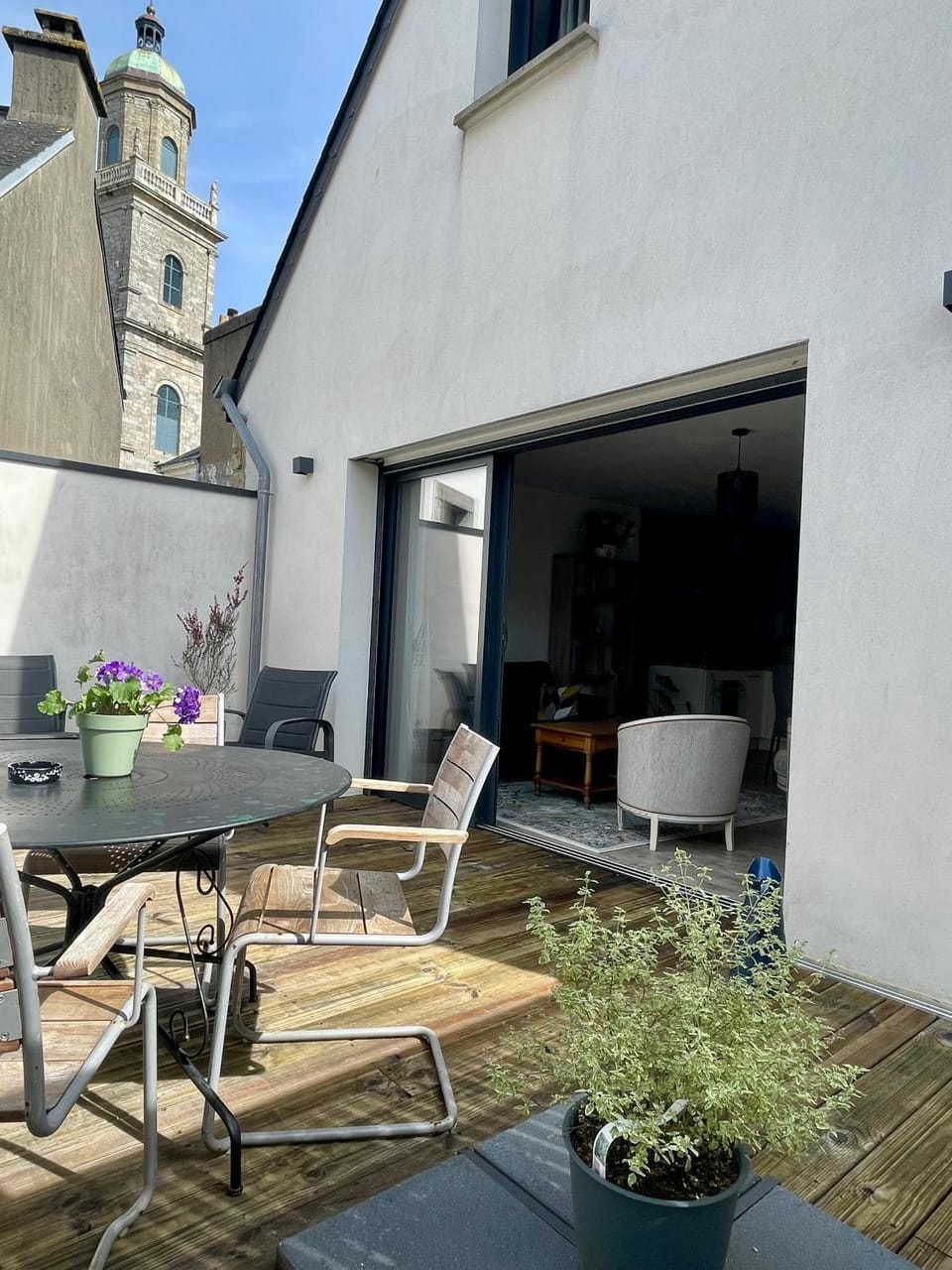 Plein centre Auray - Spacieux duplex T2 avec grande terrasse ensoleillée Apartment in Auray