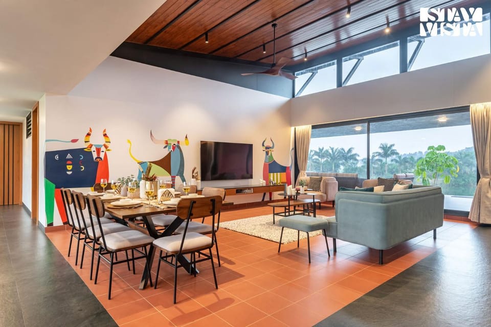 Living room, Seating area, Dining area