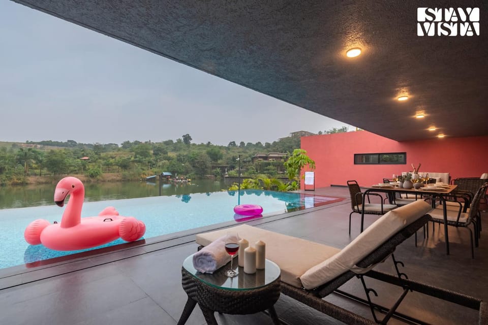 Pool view, Swimming pool