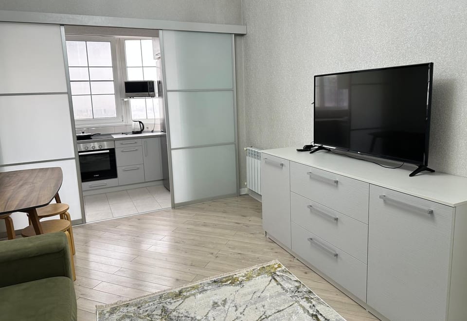 2-х комнатная квартира в ЖК Арай с двумя гардеробными Apartment in Almaty