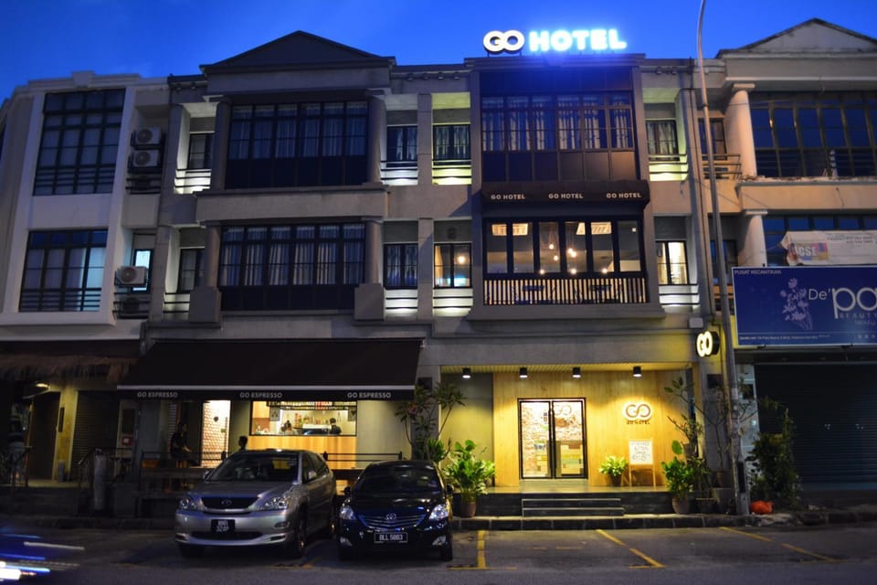 Facade/entrance