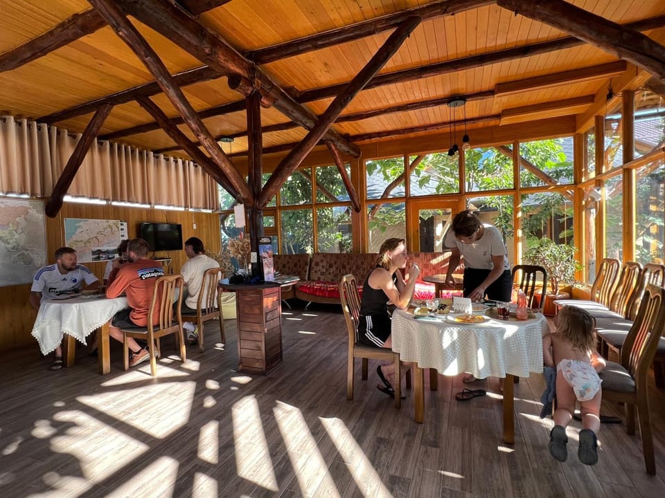 Restaurant/places to eat, Seating area