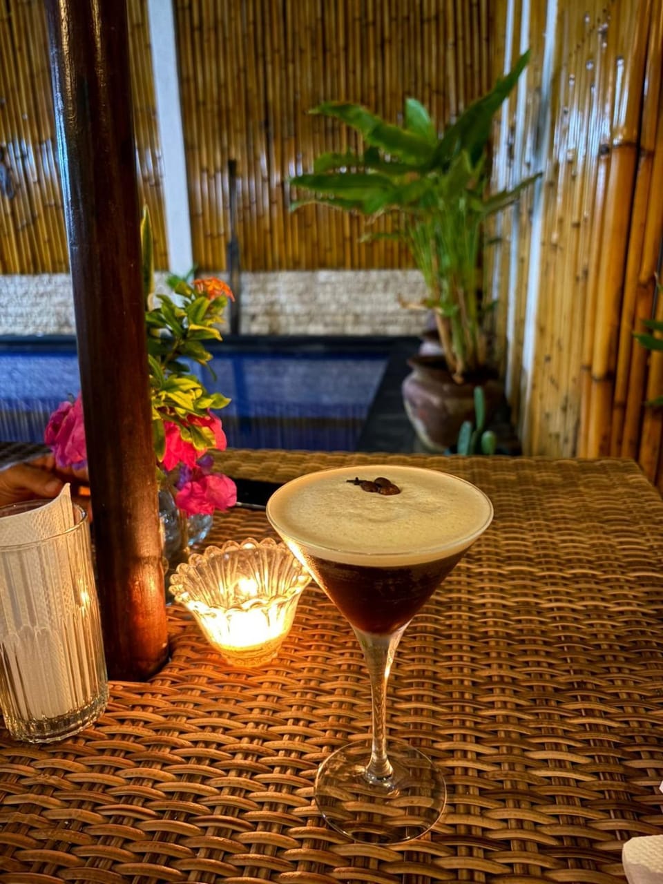 Lounge or bar, Food and drinks, Drinks