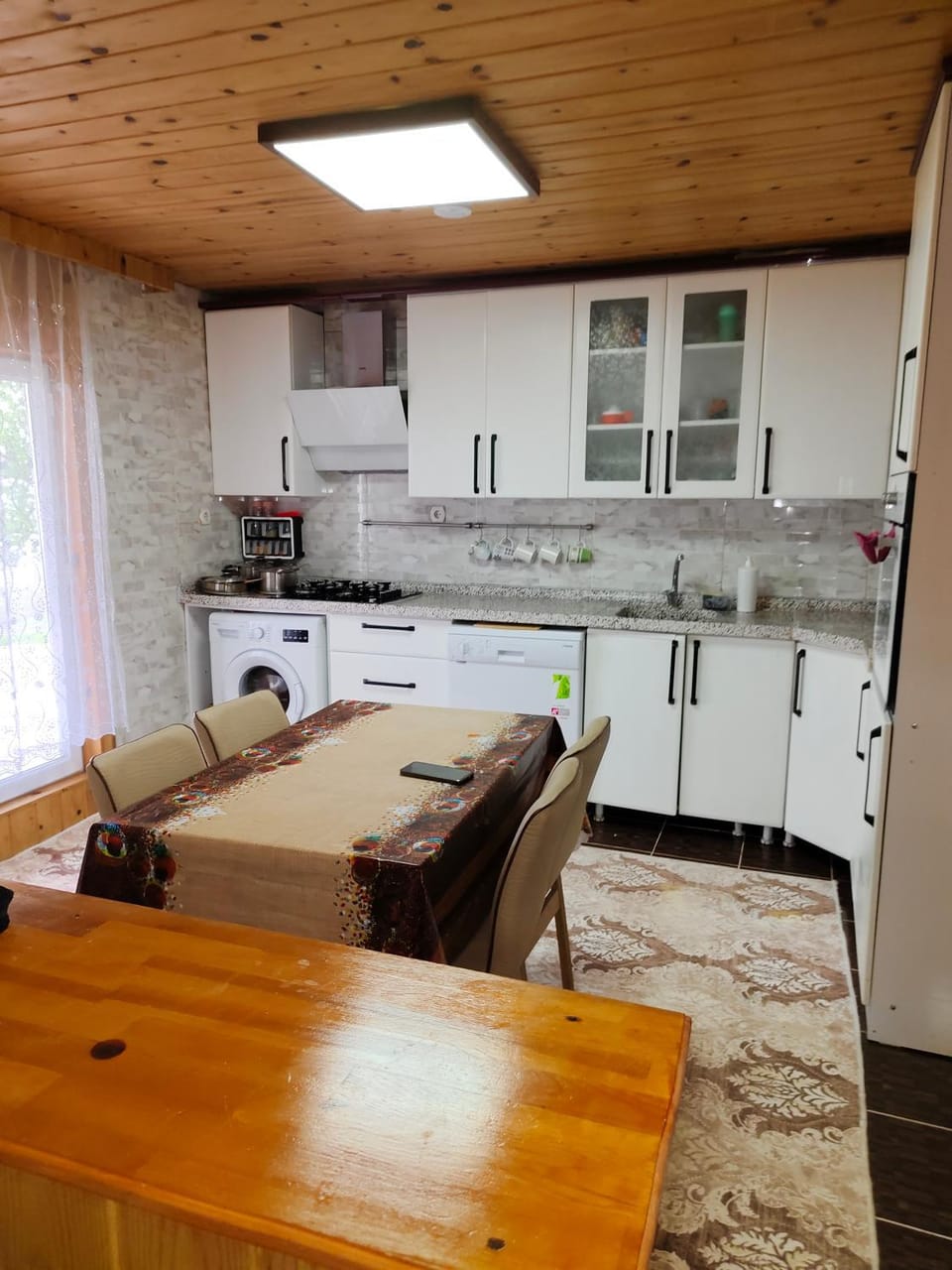 Kitchen or kitchenette, Dining area, stove