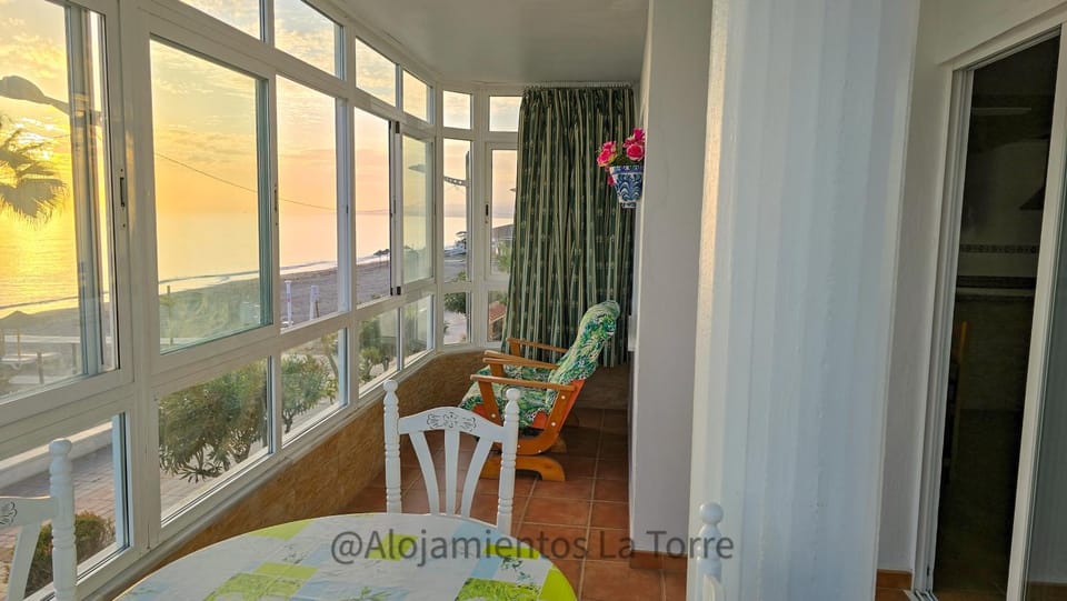 View (from property/room), Balcony/Terrace, Living room, Seating area
