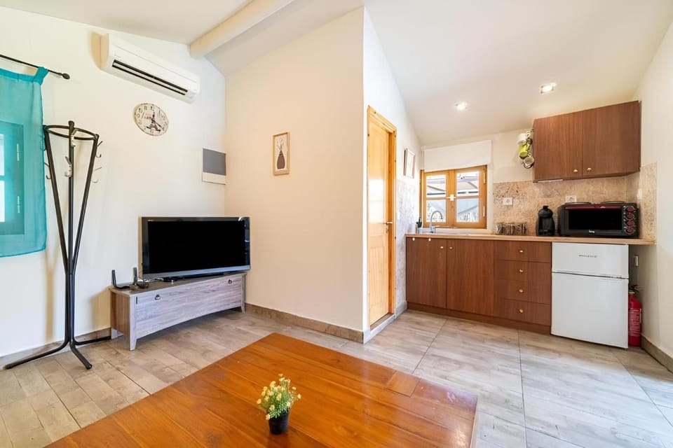 TV and multimedia, Kitchen or kitchenette