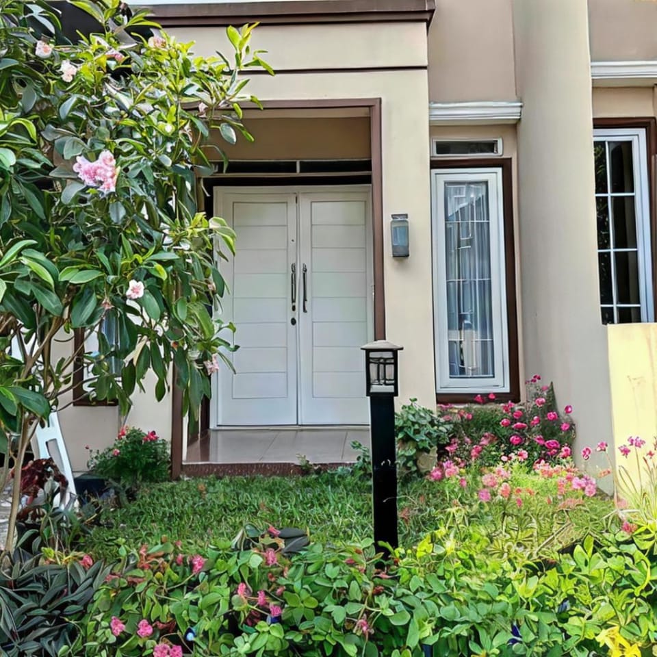 Property building, Garden, Garden view