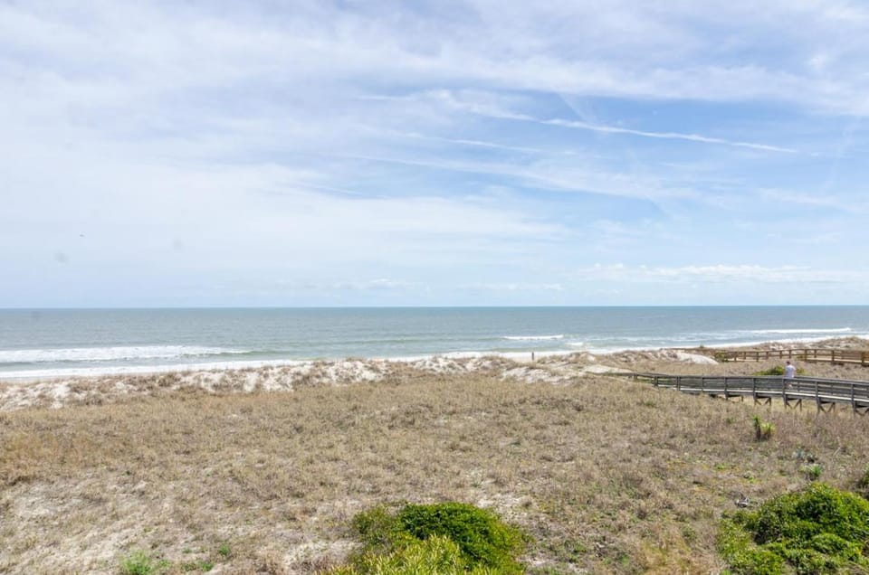 Madrid by Bryant Real Estate House in Carolina Beach