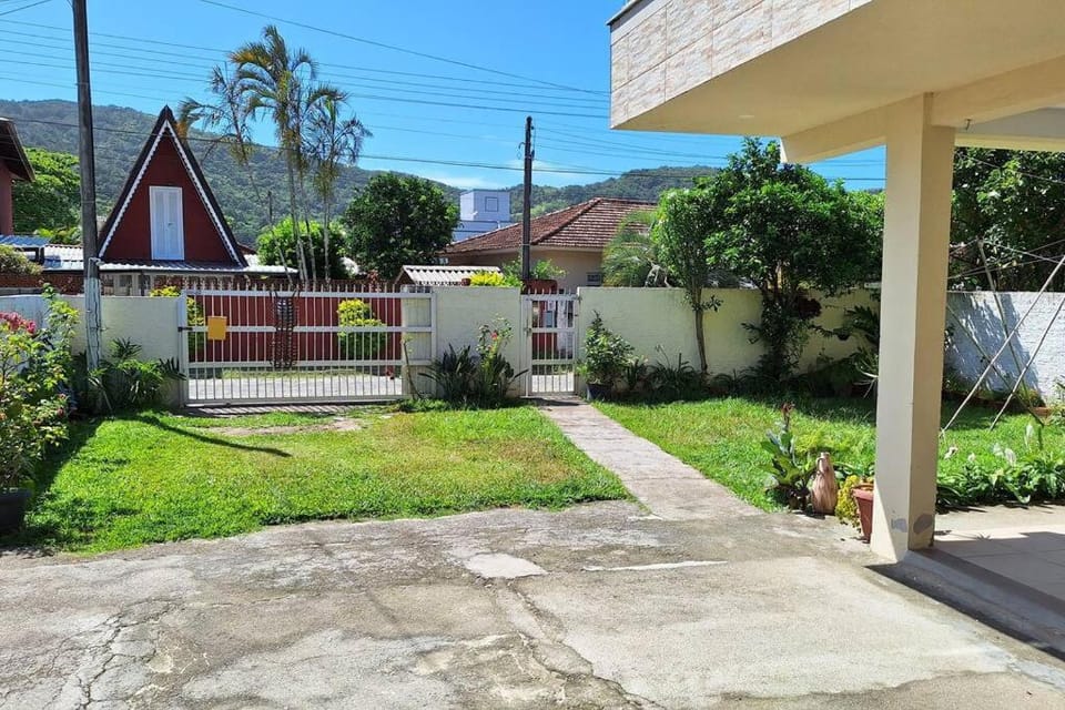 Casa 04 próxima a praia House in Florianopolis