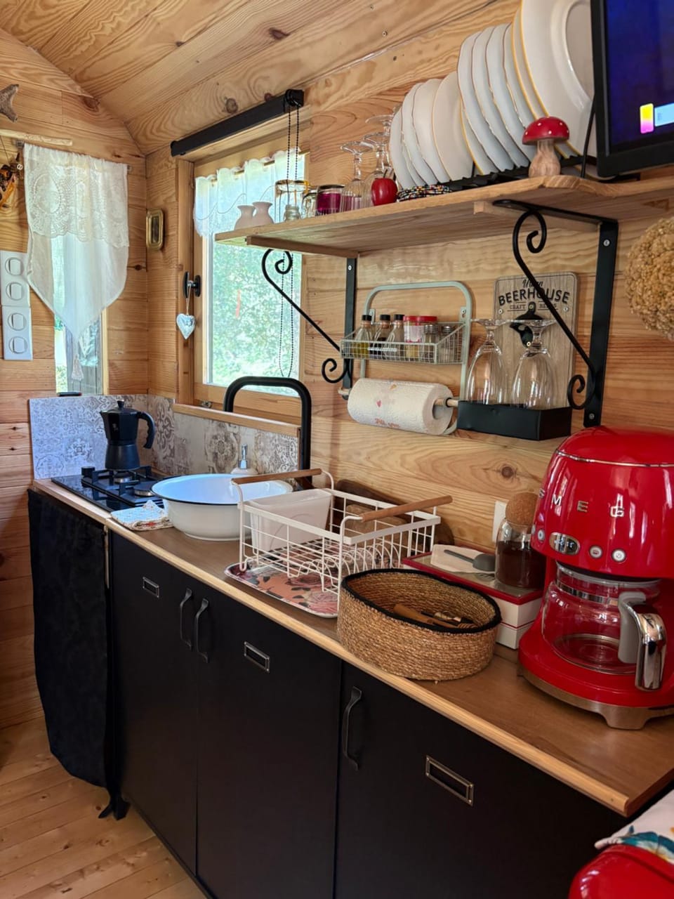 Kitchen or kitchenette, stove