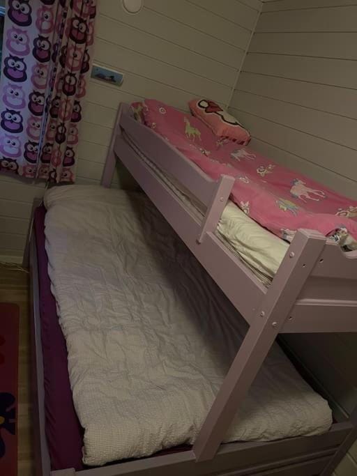 Nydelig villa med havutsikt og utendørs badestamp House in Nordland, Norway