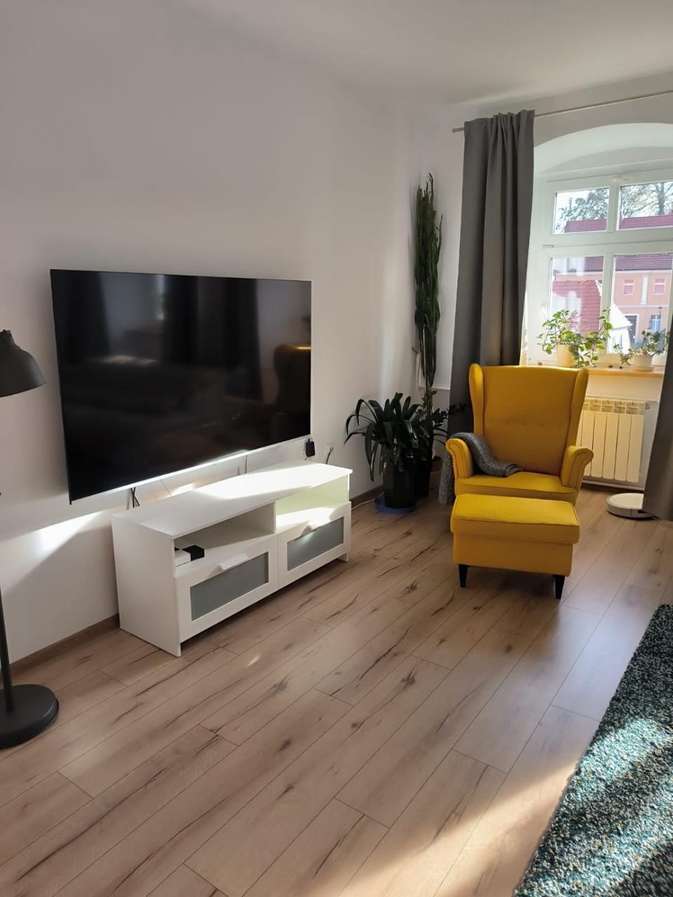 Communal lounge/ TV room, Communal lounge/ TV room, TV and multimedia, Living room, Seating area, Evening entertainment