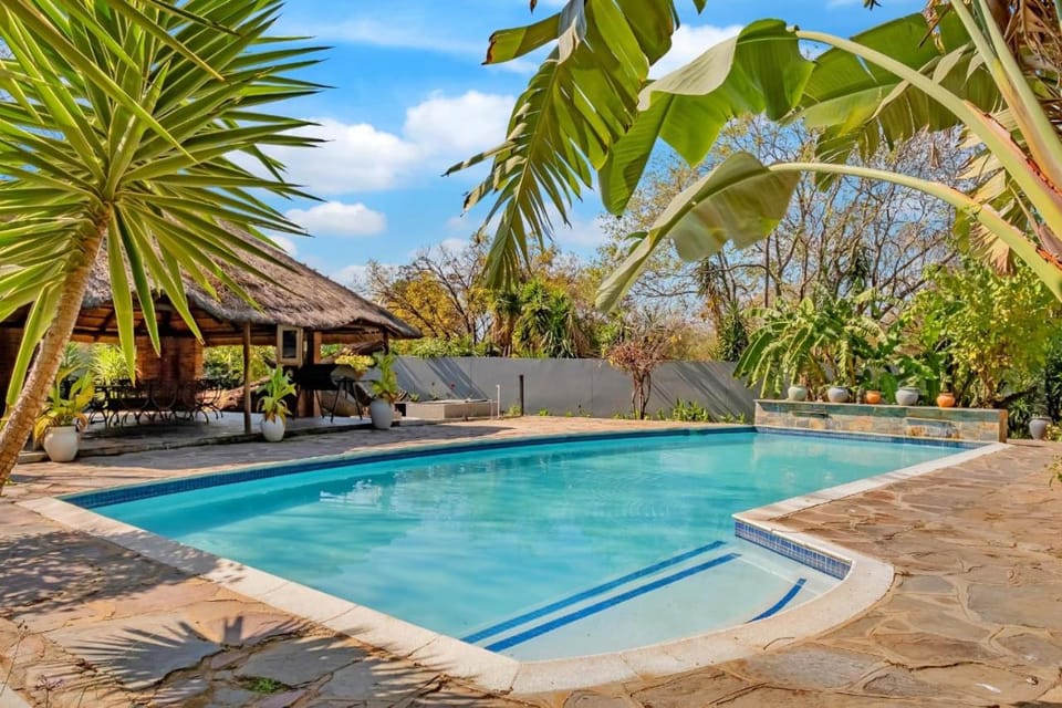 ZinziLuxe Guest House Bed and Breakfast in Sandton